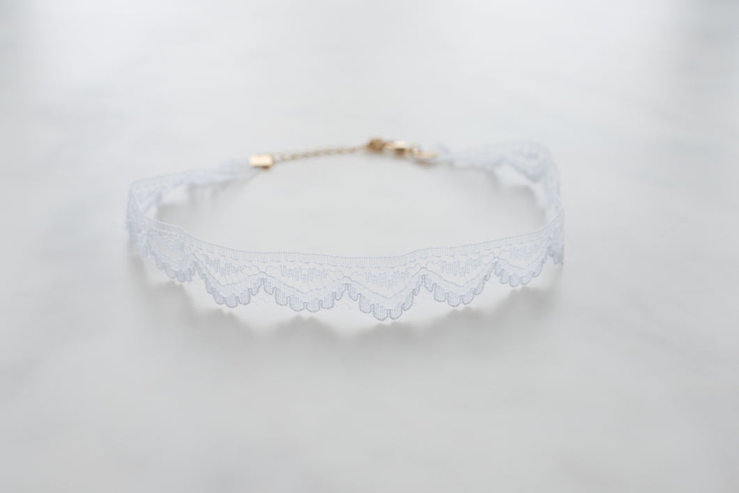 White Lace Choker Product Photo